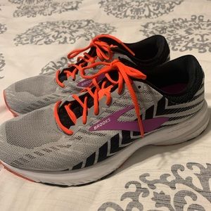 Brooks Launch 6 sneakers